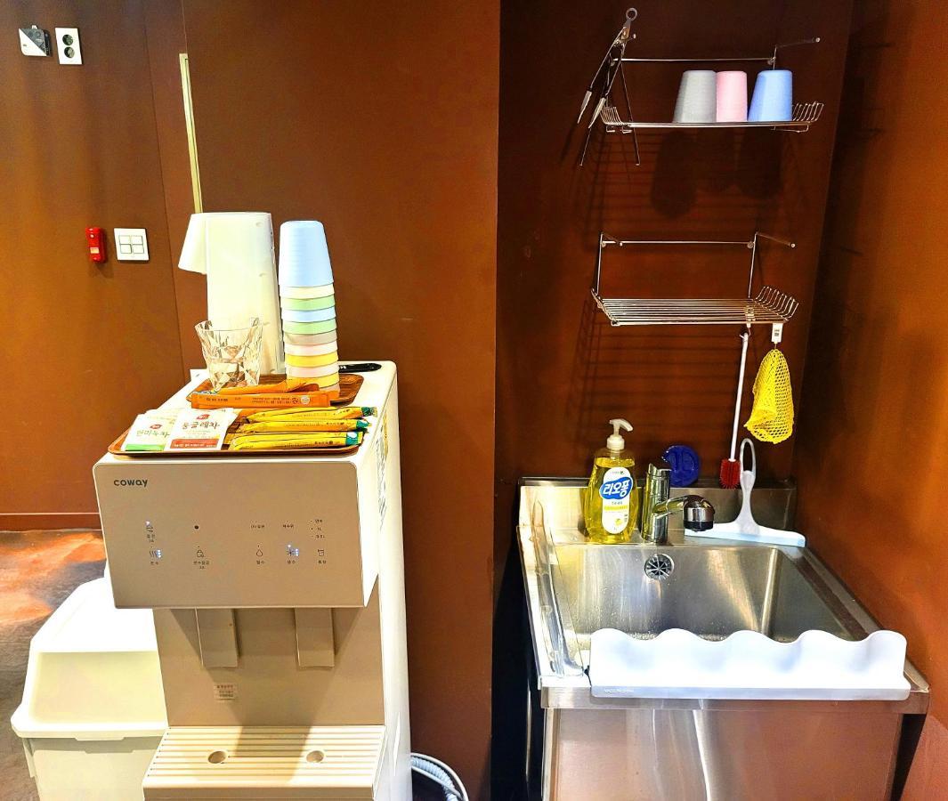 Good Guesthouse Сеул Екстериор снимка